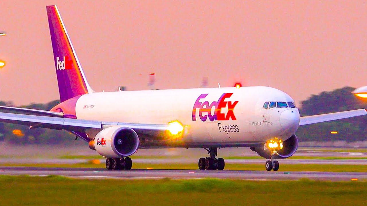 20 Minutes AMAZING CLOSE UP Takeoffs & Landings | Kuala Lumpur Plane Spotting [KUL/WMKK]