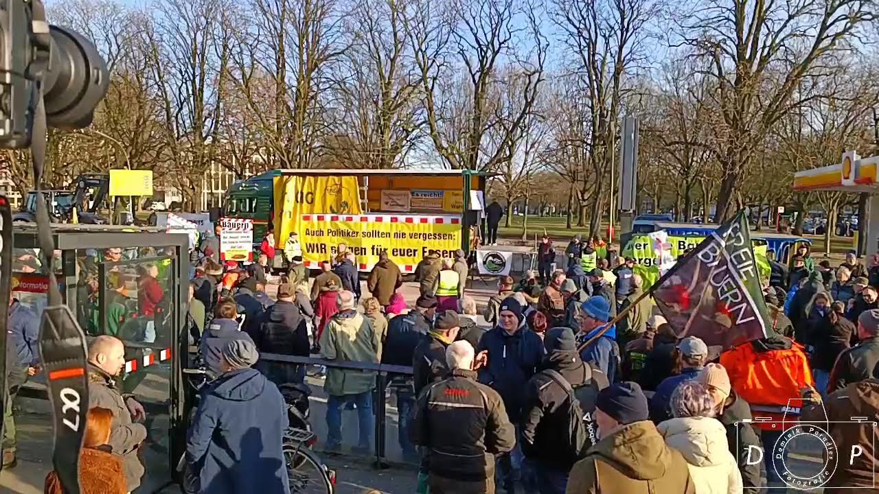 Bauernprotest -  Demo Kolonnenfahrt von Appen Etz nach Hamburg - Kundgebung - 29.01.2024 - live