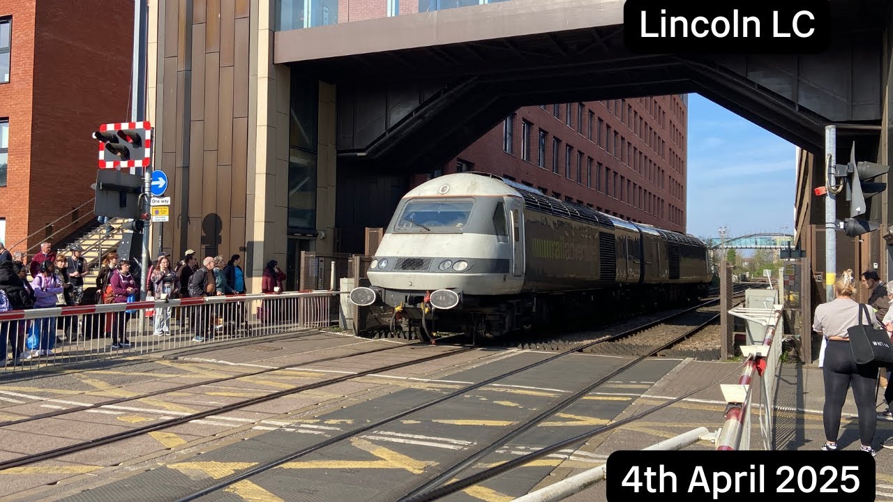 *2 Faulty Alarms & Rail Adventure Class 43s* Lincoln High Street Level Crossing (04/04/2025)