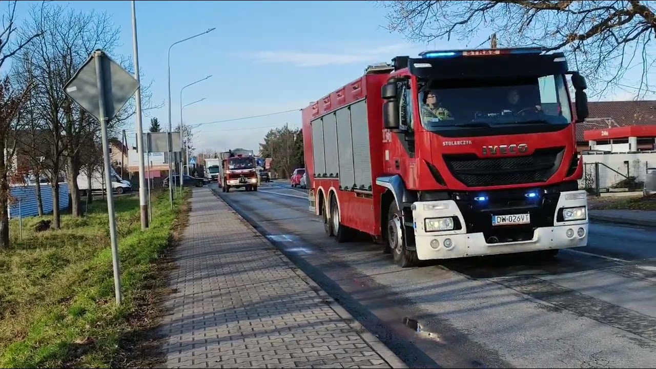 Przejazd alarmowy grupy ratownictwa chemicznego 