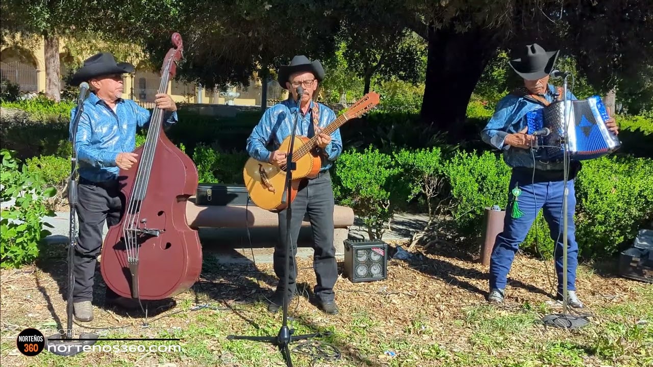 Que me entierren cantando - Grupo Norteño con Tololoche Los Angeles CA