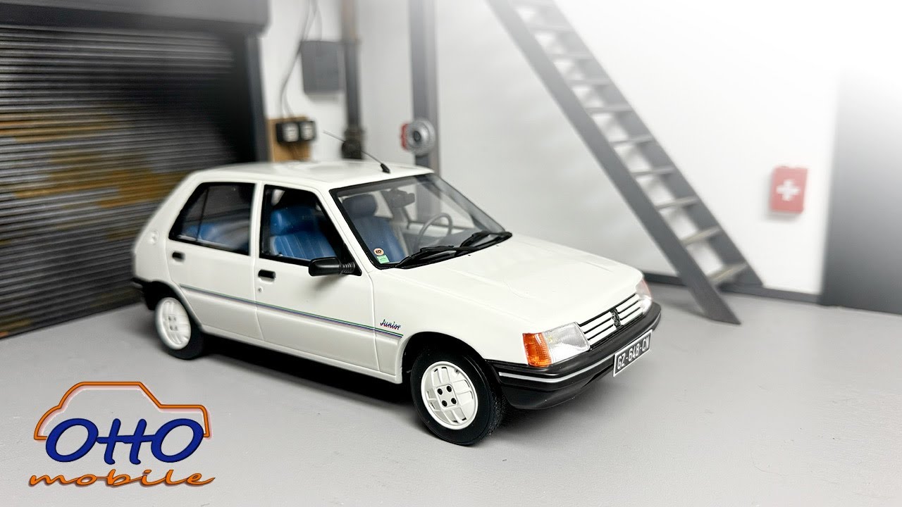 OttO plie le game avec cette Peugeot 205 Junior au 1/18 (179)