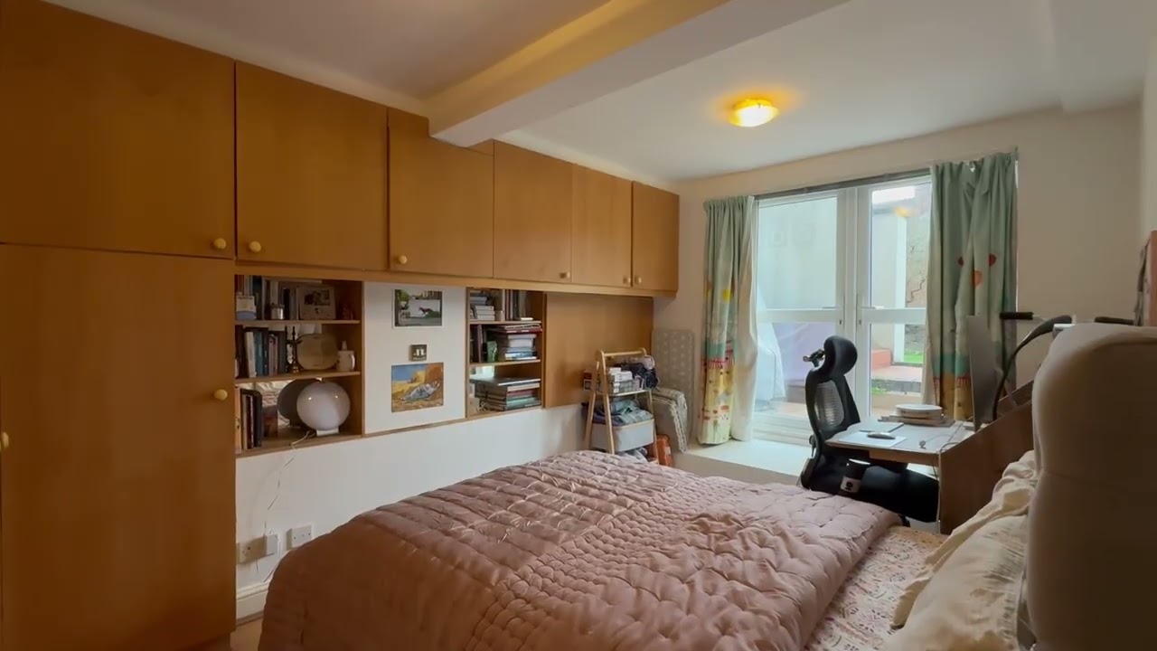 2 bedroom flat for Sale in Daleham Gardens, Hampstead, NW3, London | Benham & Reeves