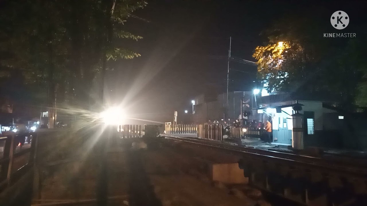 Hunting KA di stasiun Krian