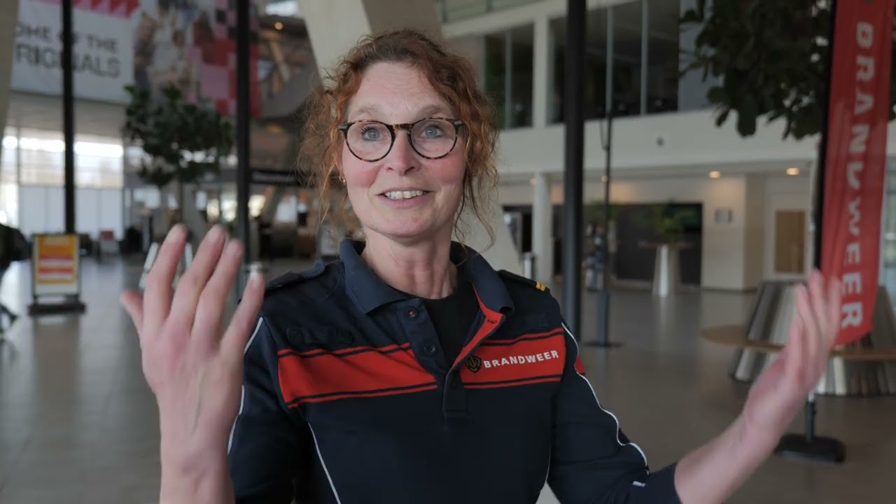 Lit NOAIT dyn oplader yn it stopkontakt