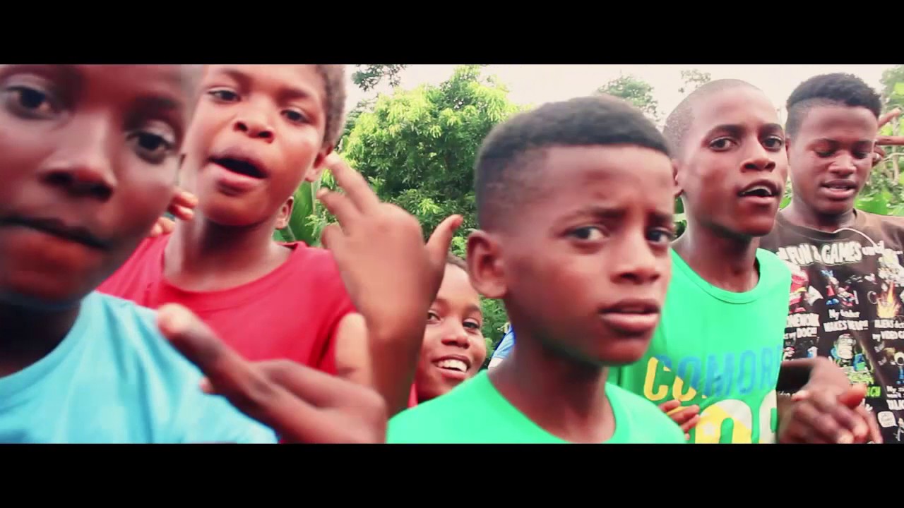 M'kaxo ft Mouzi -  Bay Oujou Na Bay