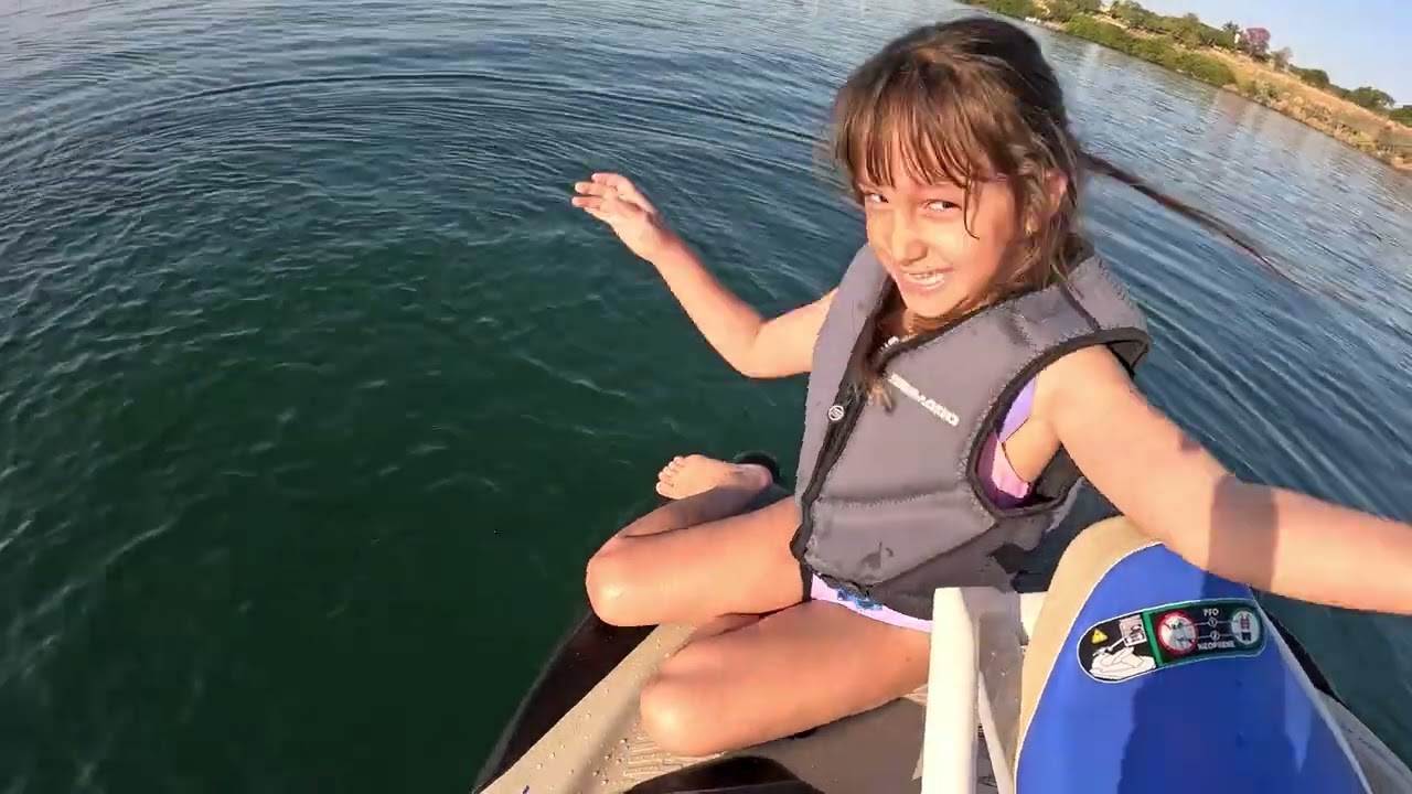 ANTONELLA AVENTUREIRA   DOMINGO ROLE DE JET FIZ CHUVEIRINHO