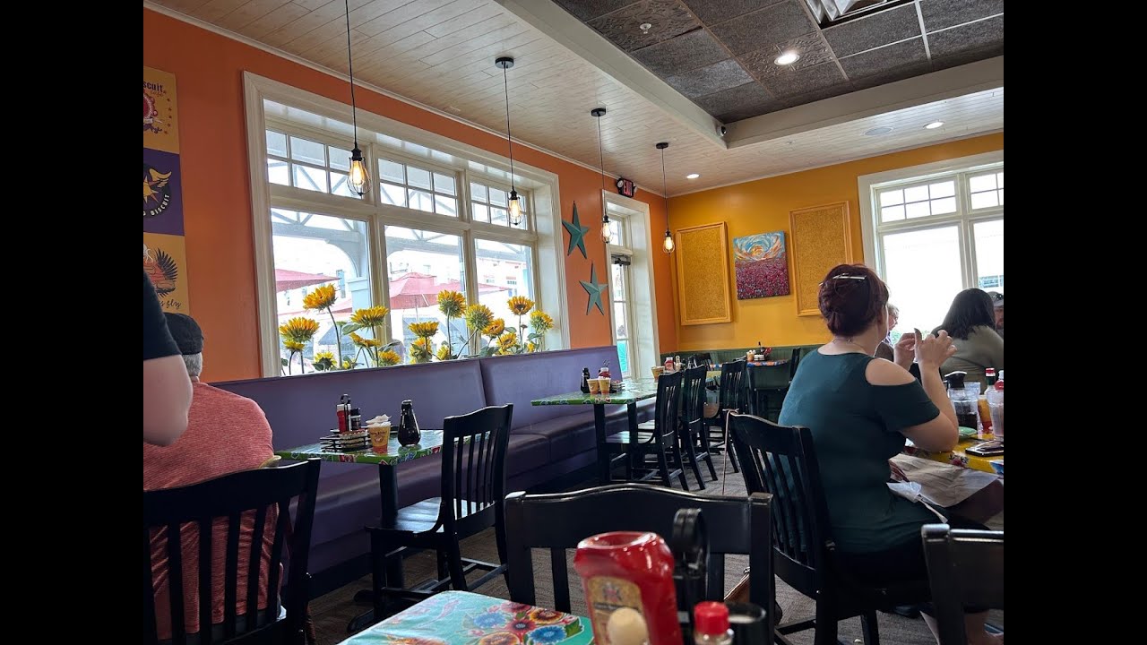 BEST Breakfast Place in The Villages? The Flying Biscuit Cafe