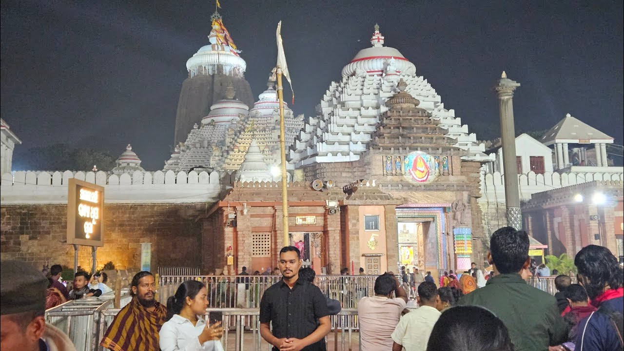 jagannath ji ke darshan at night #bhubaneswar #puri  #vlogs 