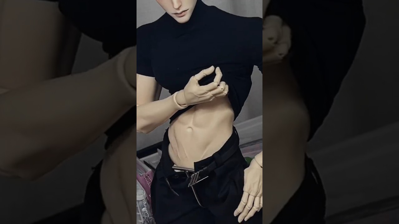 Omg his abs and veins 😳🔥🔥 #bjddolls #balljointeddoll #dolls #dollphotography #youtubeshorts
