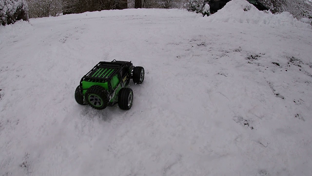 PXtoys 9204e Enoze in snow