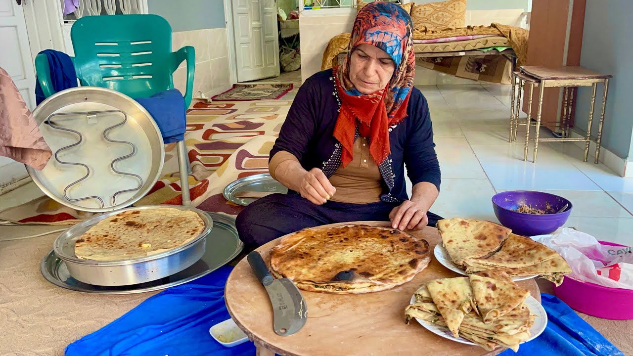YENİ EV TANDIRINDA KAT KAT YAPTIĞIMIZ ISPANAKLI BÖREK BU LEZZETE BAYILACAKSINIZ