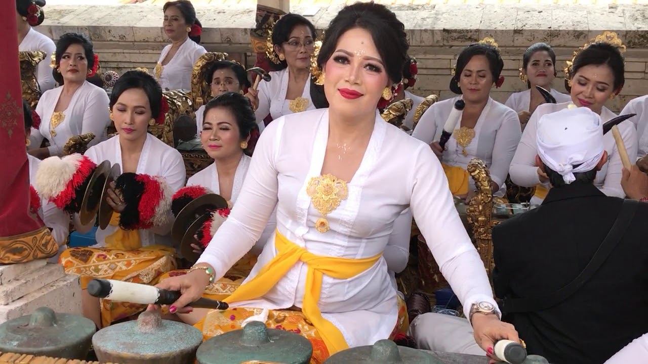 Tabuh Gegilak Penutup Sekeha Gong Wanita Politeknik Negeri Bali