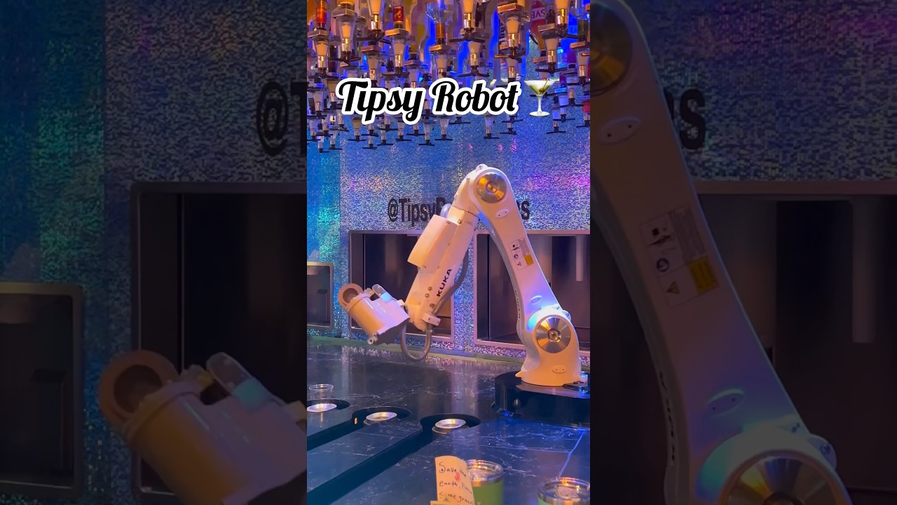A ROBOT MADE MY DRINKS AT THE BAR 🤯 | TIPSY ROBOT IN LAS VEGAS🍸#bartender