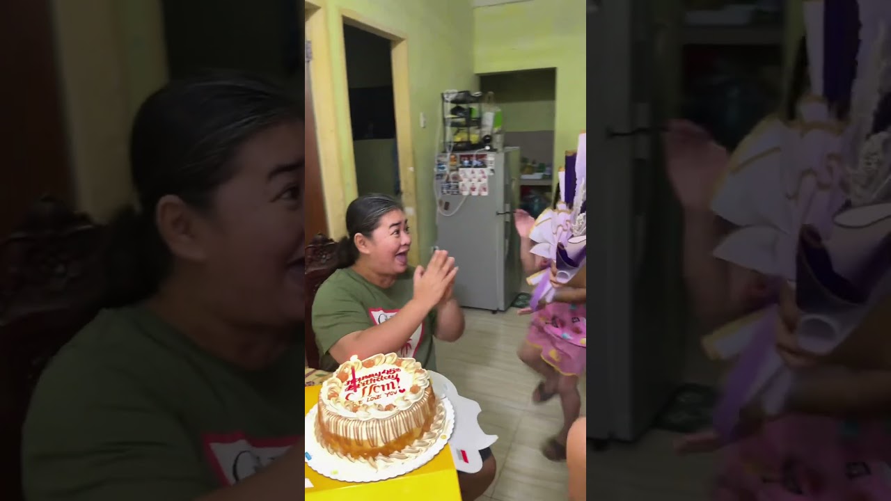 BIRTHDAY SURPRISE FOR MOM IDEA - MONEY BOUQUET 💐 TIKTOK TREND BIRTHDAY #shorts #birthdaycelebration
