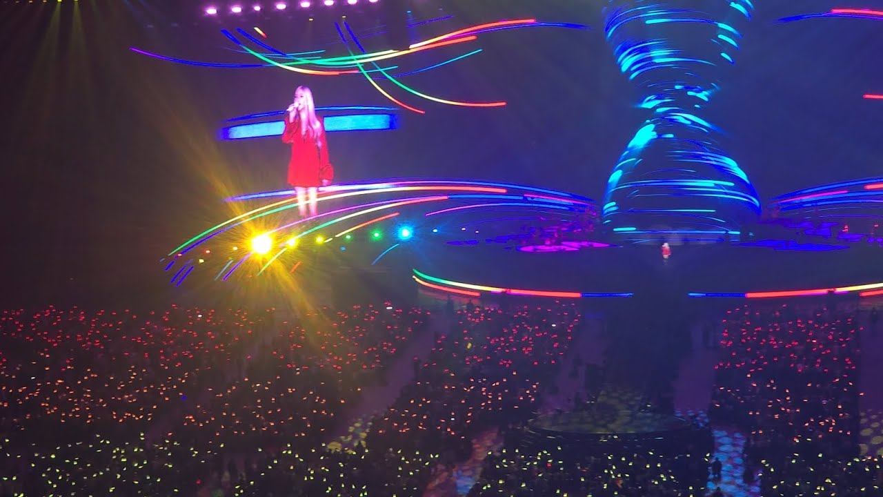 241221 張惠妹 A-Mei - 彩虹 (AMIT)@ASMeiR ASMR MAXXX Concert in Taipei 首場 阿密特 阿妹 演唱會 台灣 大巨蛋 彩虹燈海 Fancam
