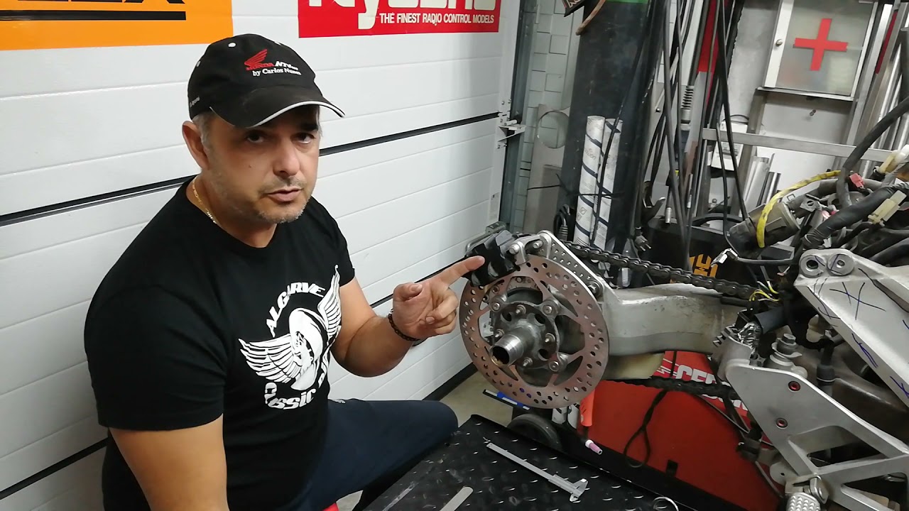 Honda RC30 replica rc36 axle shaft conversion