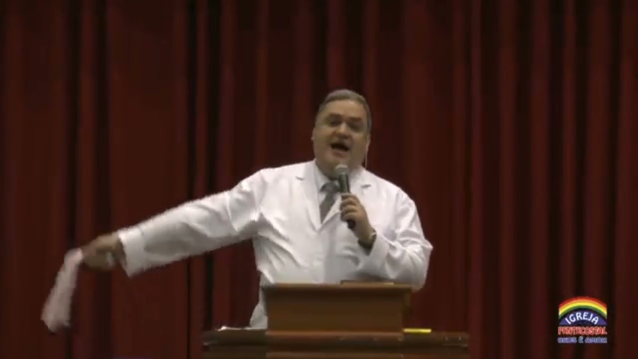 Pastor Davi Miranda filho Louvando junto com a igreja Deus é amor 2016