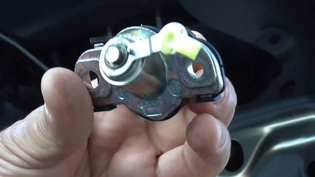 2007-2013 Toyota Corolla How to replace trunk lock Αλλαγή κλειδαριάς πόρτ μπακάζ Yiannis Pagonis
