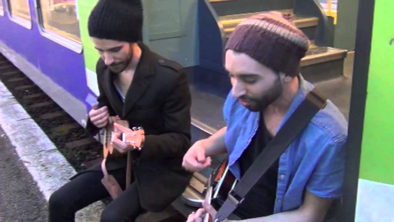 Levons nos verres (Sur un quai d'gare)
