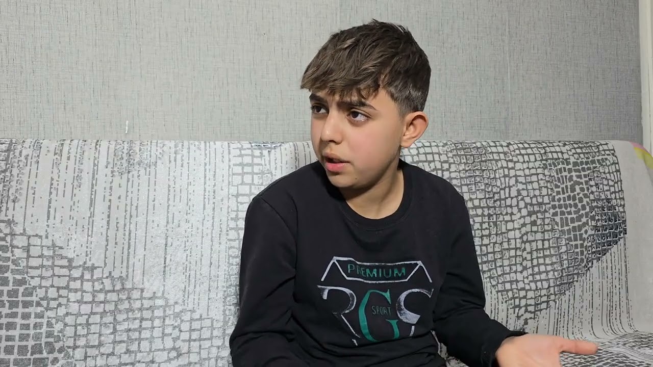 ساعد اليتيم بطريقة غلط ❌️.                                                تابع للنهايه☺️