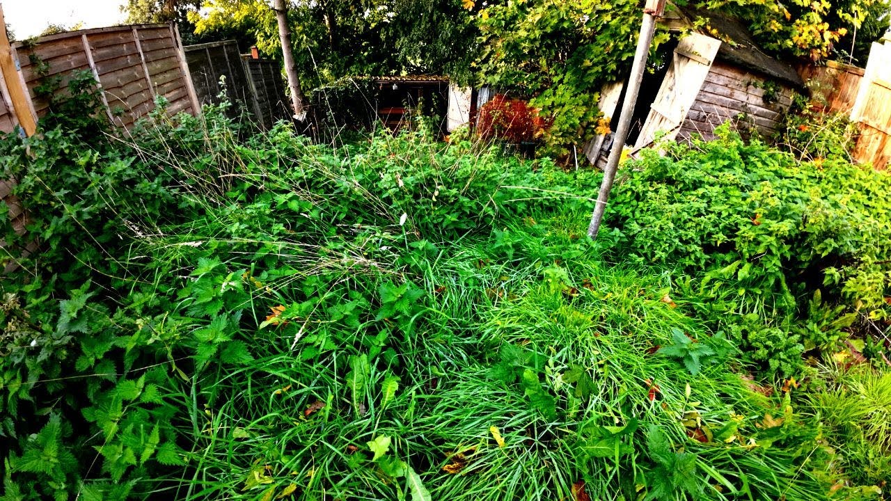 MASSIVE Garden Restoration To HELP Hard Working Single Mum! *Hidden Patio*