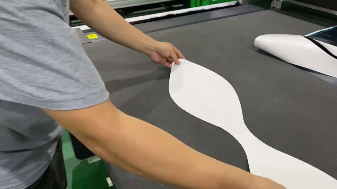 JWEI Digital Cutter Cutting Carbon Fiber and Fiberglass Composite Materials