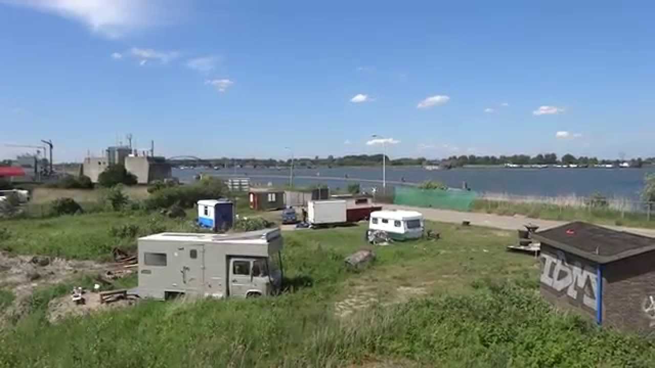 Stadsnomaden 't Landje uit Westpoort nu op Oostpunt Zeeburgereiland