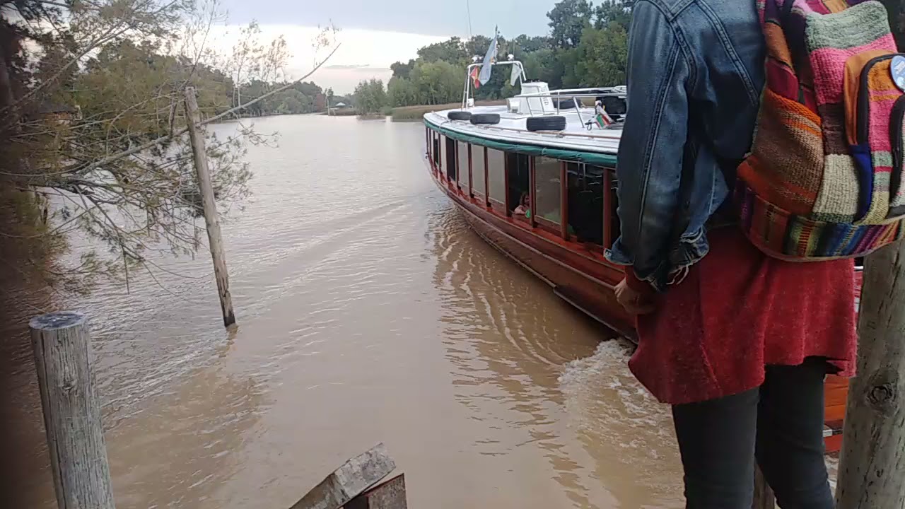 Viajando en lancha colectivo. y usamos SUBE.