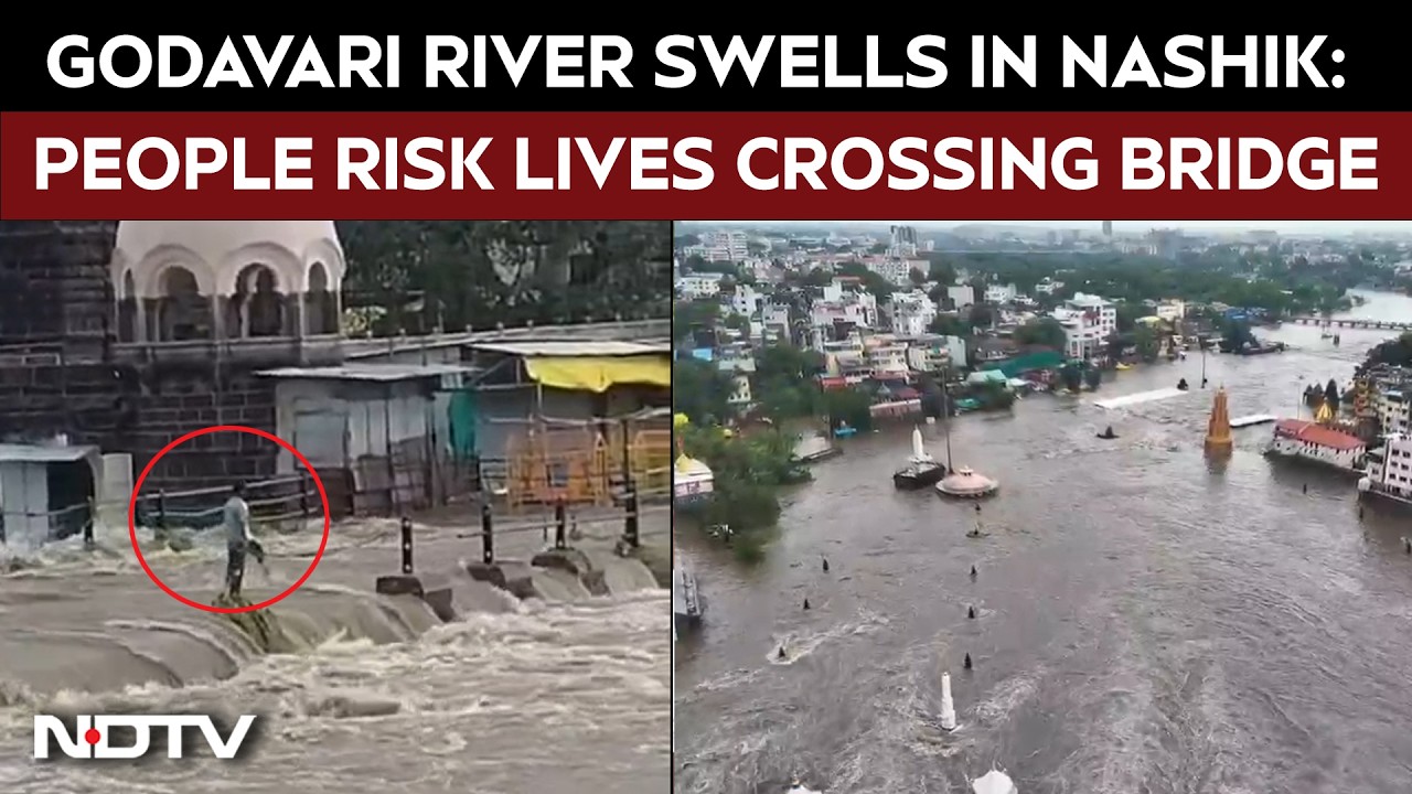 Maharashtra Floods | Godavari River Swells in Nashik: People Risk Lives Crossing Ramsetu Bridge