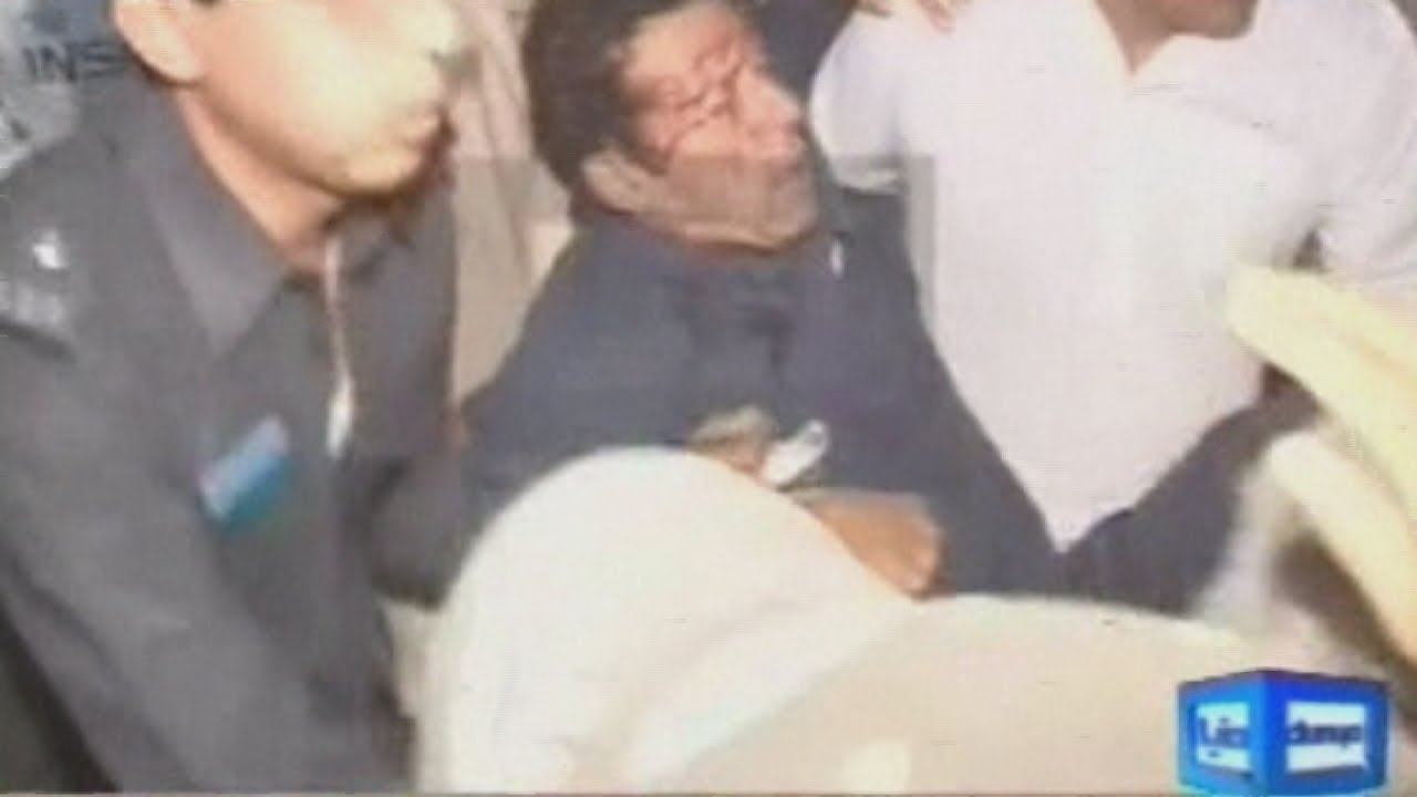 Imran Khan falls off 15ft stage during election rally in Pakistan