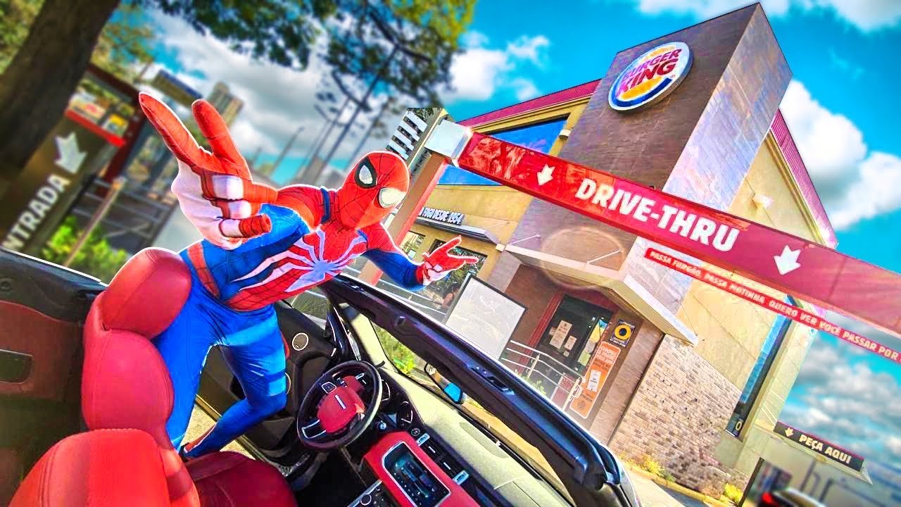 FUI NO DRIVE THRU COM A FANTASIA DO HOMEM ARANHA  😂😂😂😂