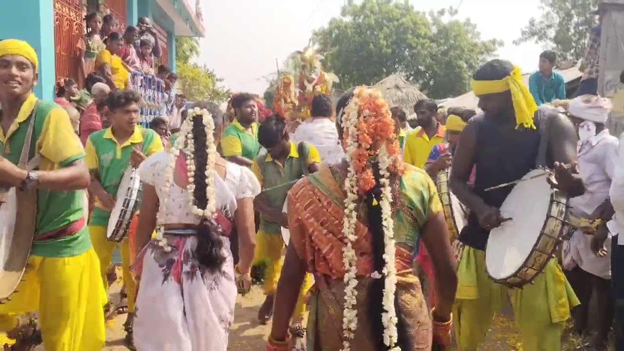 తాడిబోయిన వారి కొలుపుల మహోత్సవం గాన గంధర్వుడు శ్రీను స్వామి గారు చే