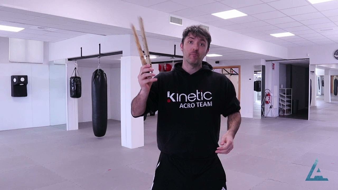 Nunchaku - Combinazione con calcio frontale