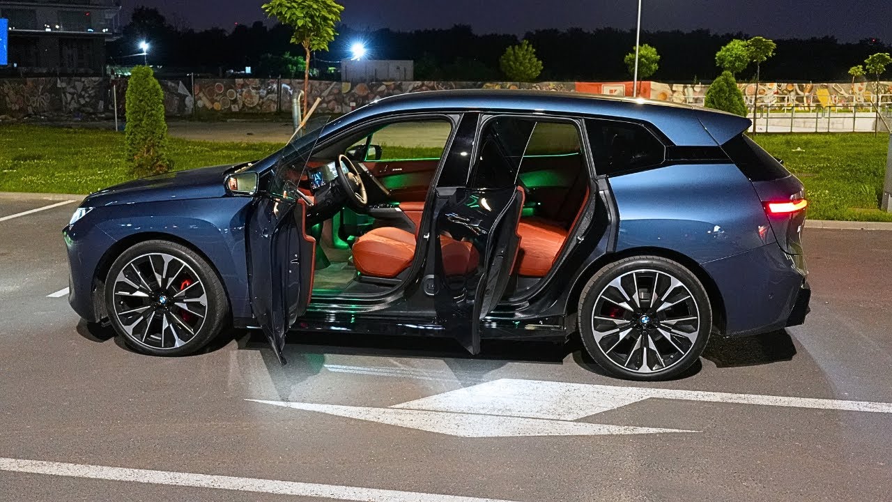 BMW iX Facelift 2025 Night Lights Review