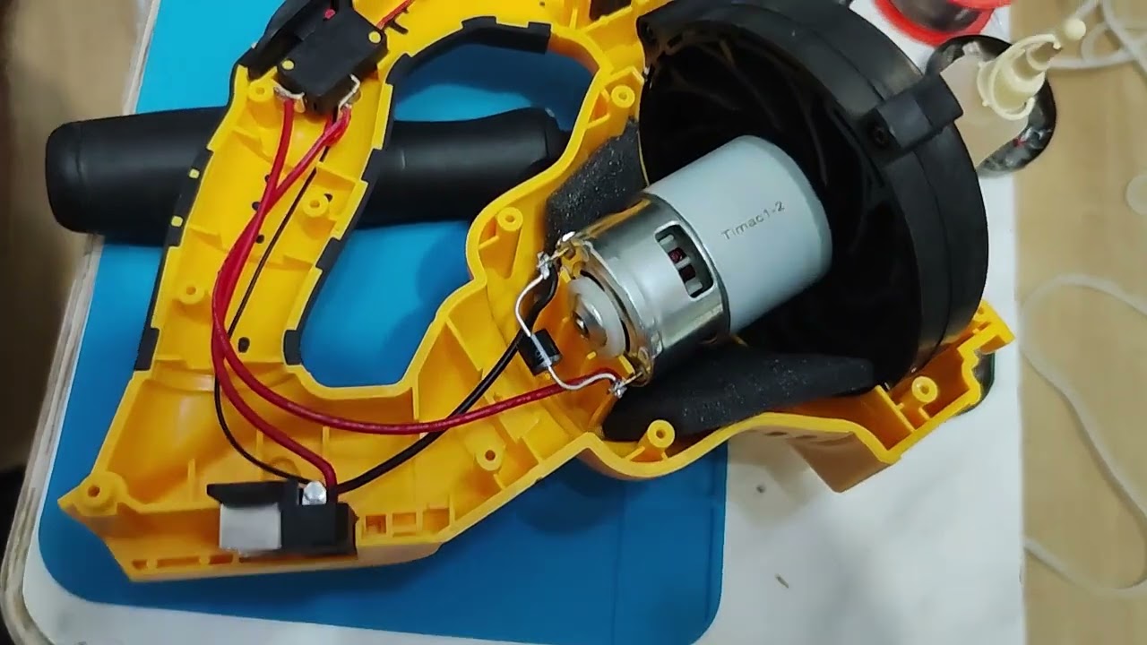 Аккумуляторный пылесос  DeWalt dcv501LN реплика, что внутри?