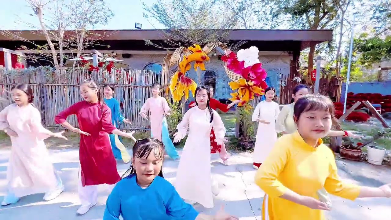 Tết Nhà Mình nhóm Sunshine 