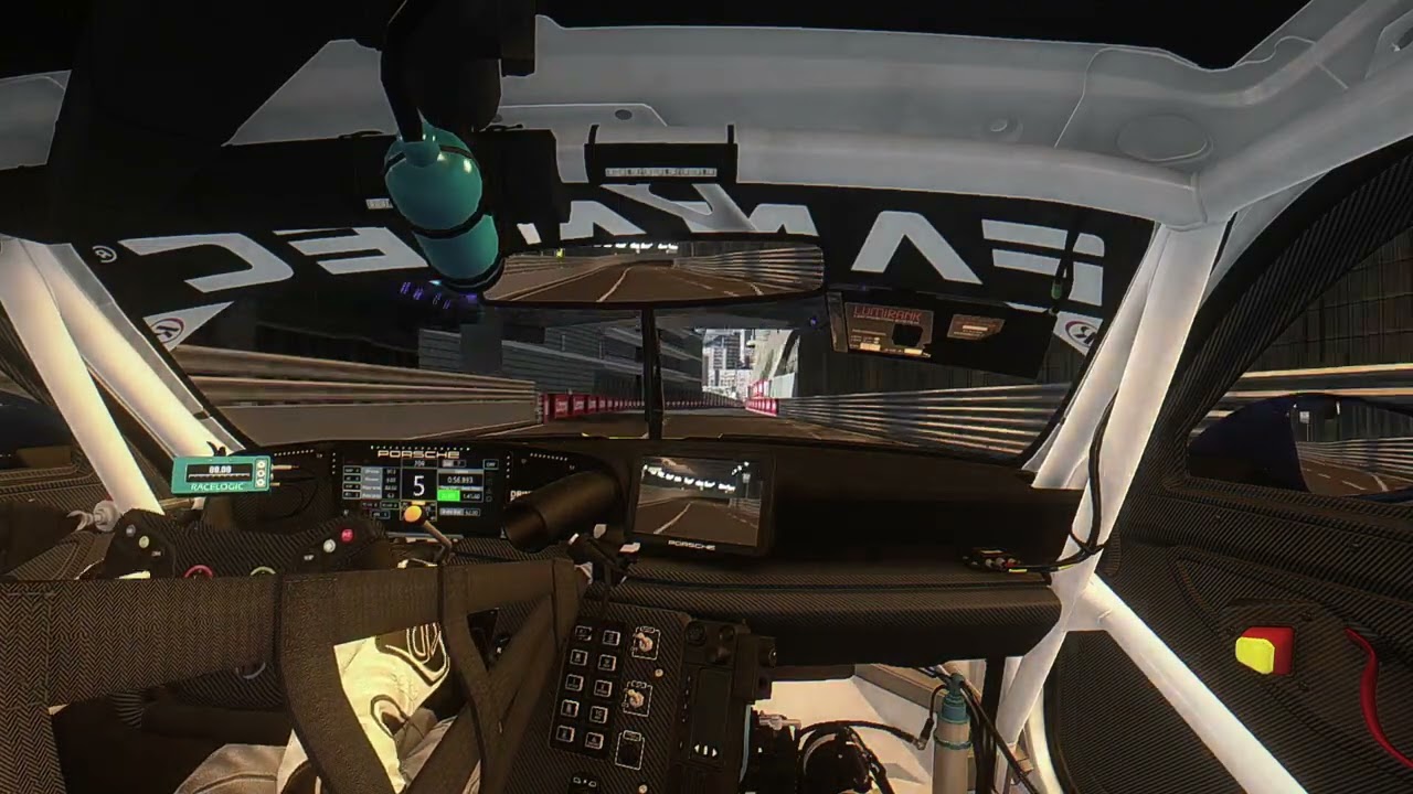 MONACO - Porsche Mobil 1 Supercup 2025 (train lap) 