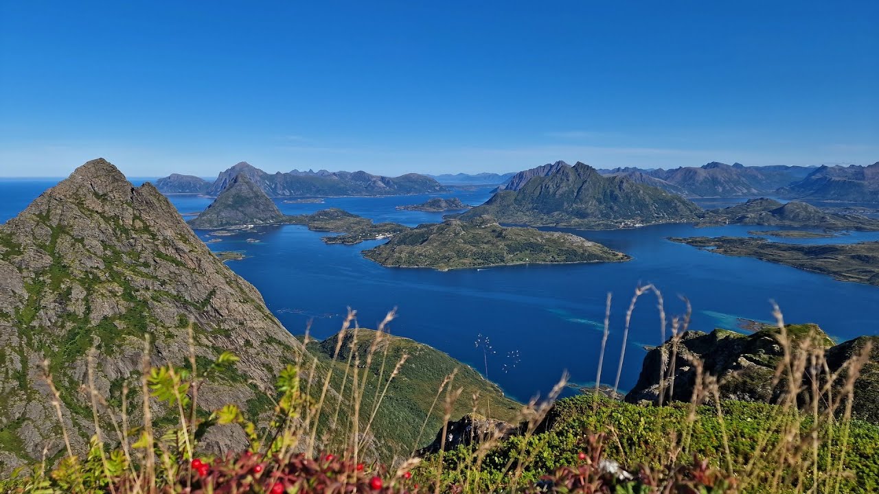Hiking in Bø i Vesterålen, Norway