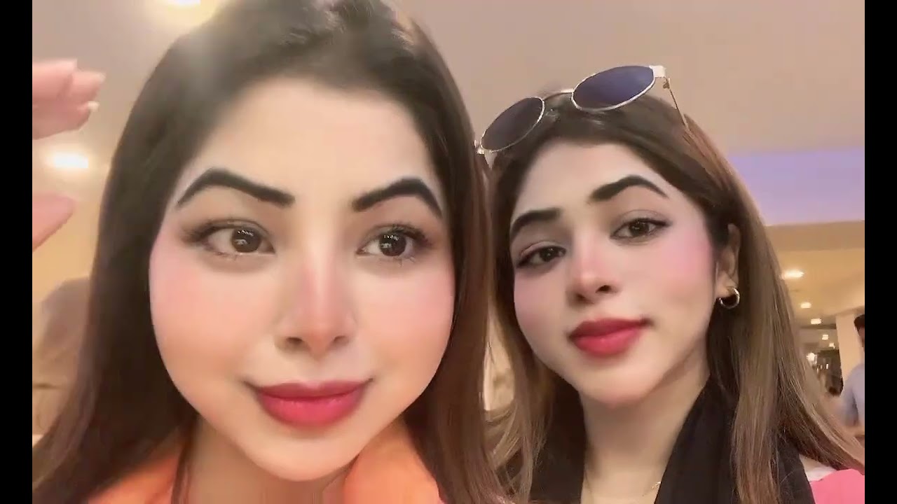 Shopping day 2 ( hum logo ko table  nhi mili )🥺