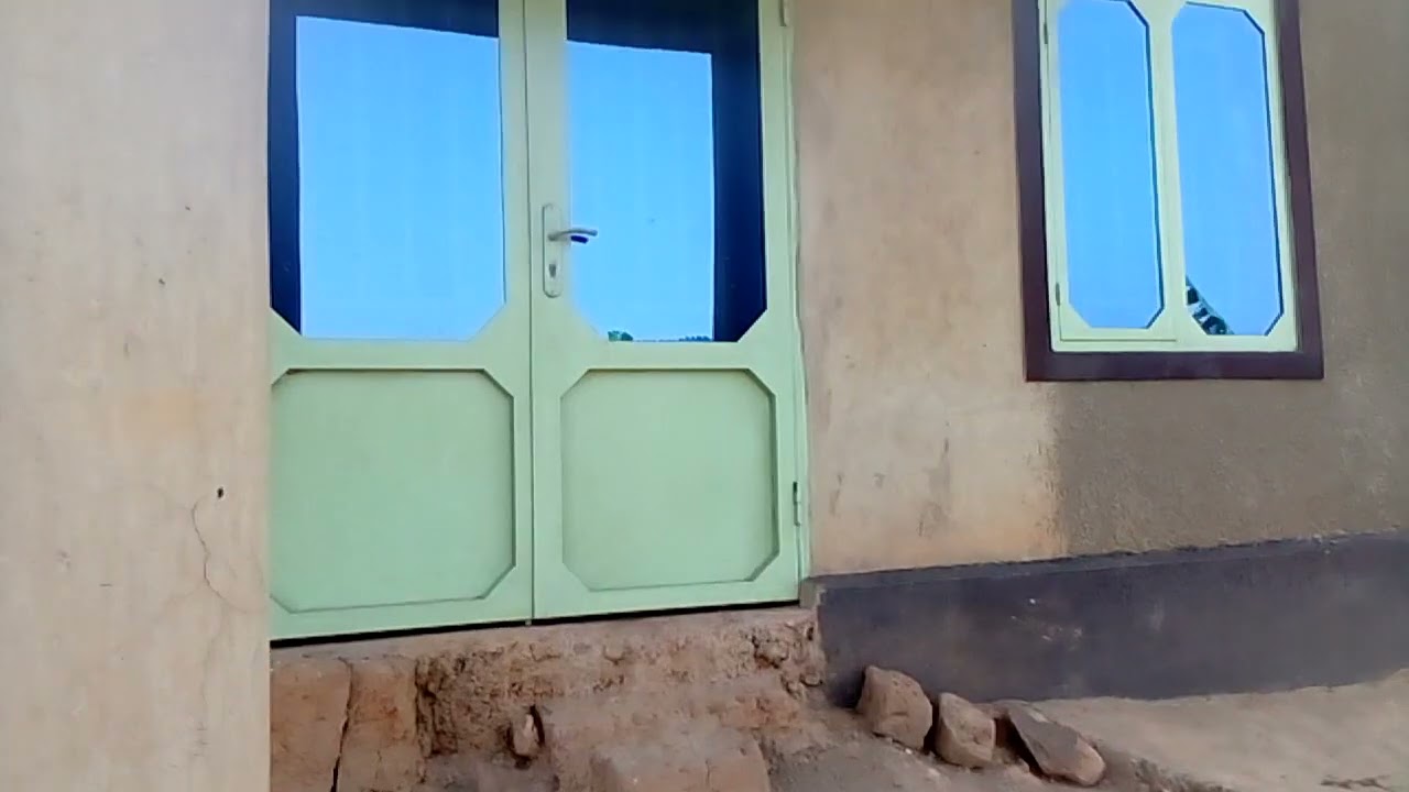 INZU IGURISHWA 5.500.000FRW IRI NYAGASAMBU-MU GUKORO MURI 200M UVUYE KURI KABURIMBO. Tel: 0785010312