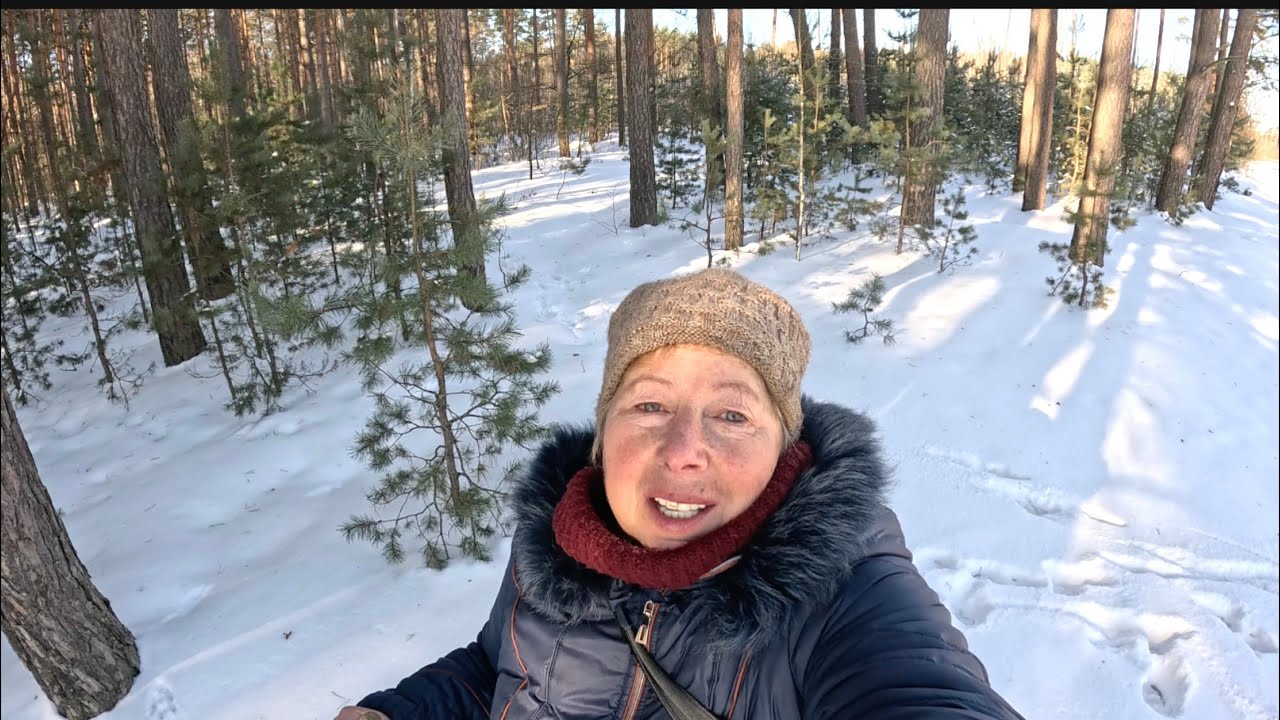 Втекла з Мухтаром до зимового лісу 🙂