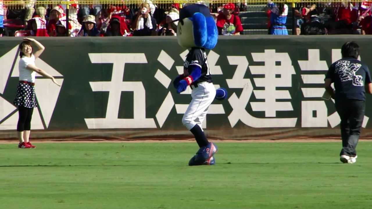 ドアラinマツダスタジアム　ＣＣダンス？