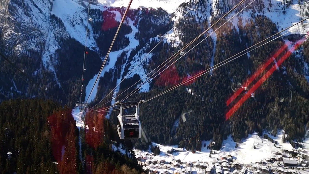 Discesa in funivia da Col dei Rossi Alba di Canazei,