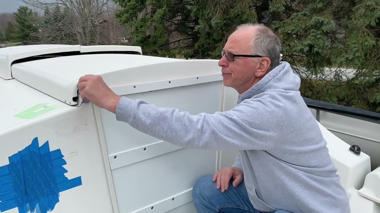 Corsair f31 trimaran refit #1
