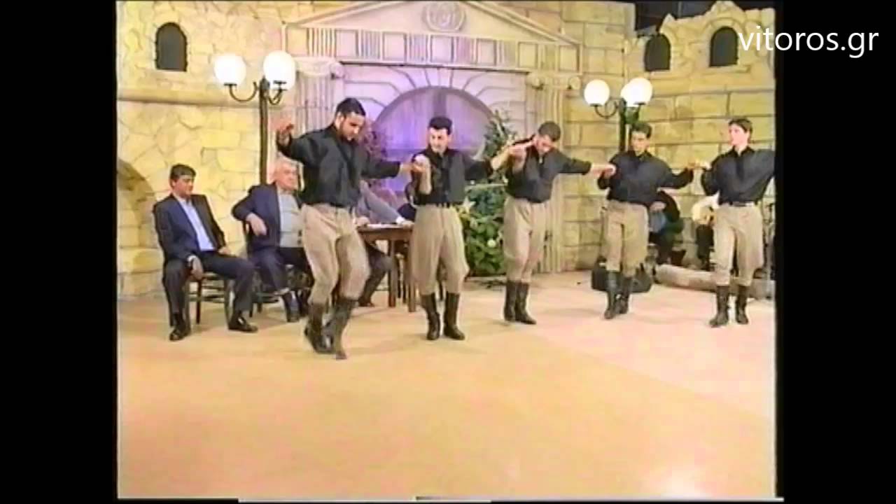 Μαλεβυζιώτης από χορευτικό συγκρότημα της σχολής του Δημήτρη Μαυρόκωστα