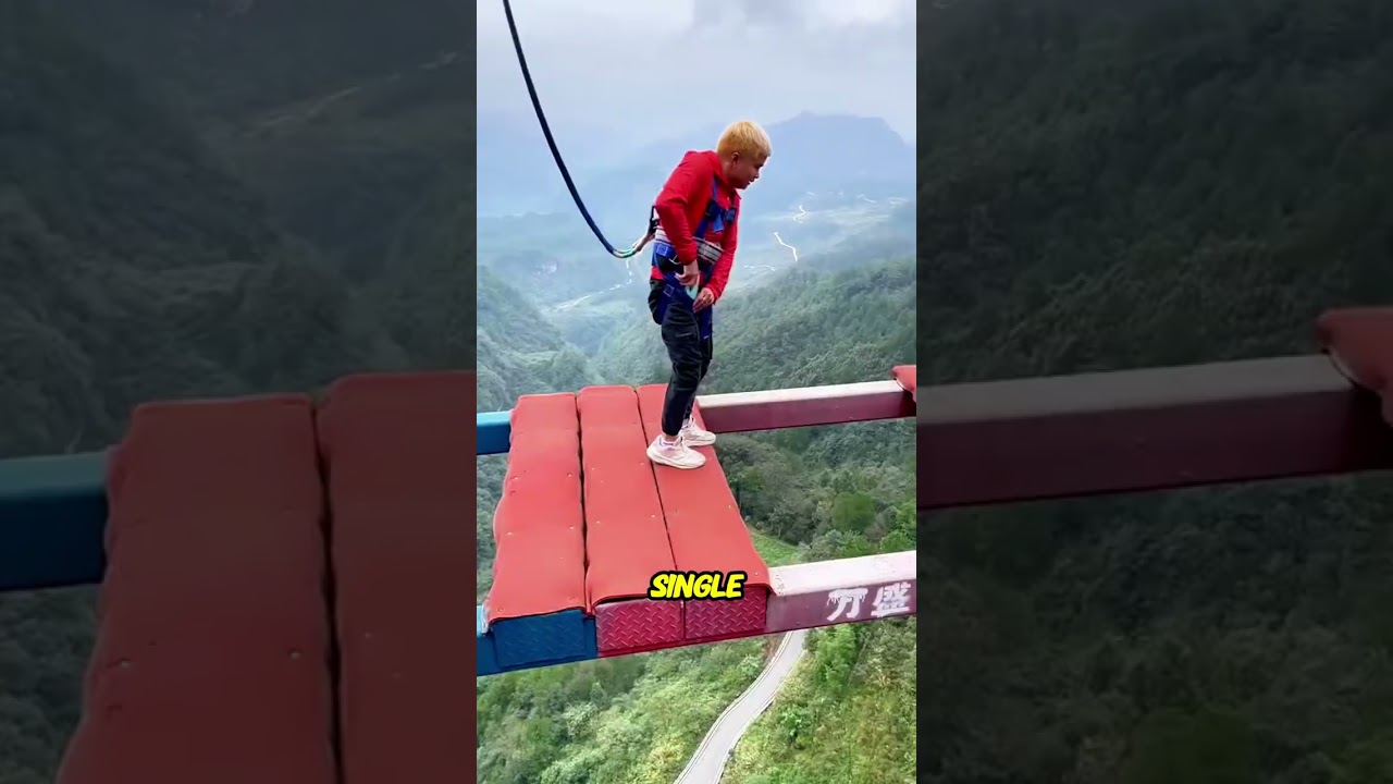 China&rsquo;s Glass Sky Bridges(@liuxiaoqi101)