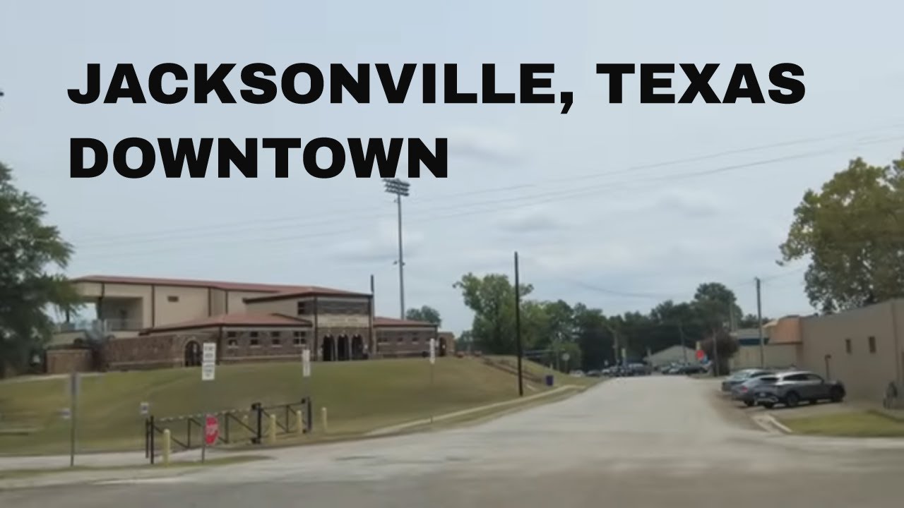 Downtown Jacksonville, Texas – Watch out for the Tomatoes! #Drive