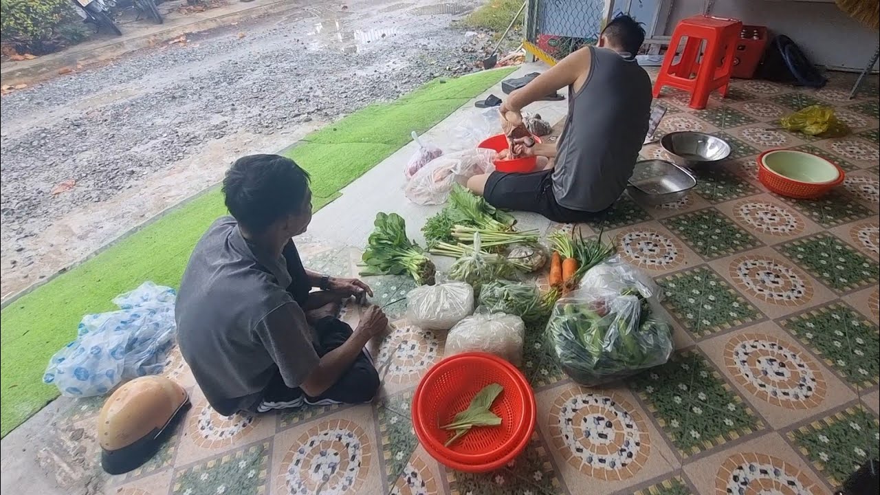 GIA ĐÌNH CHI KHỜ.BÀ CHÁU MINH HIẾU TỚI NHÀ TUẤN TRƯỜNG 