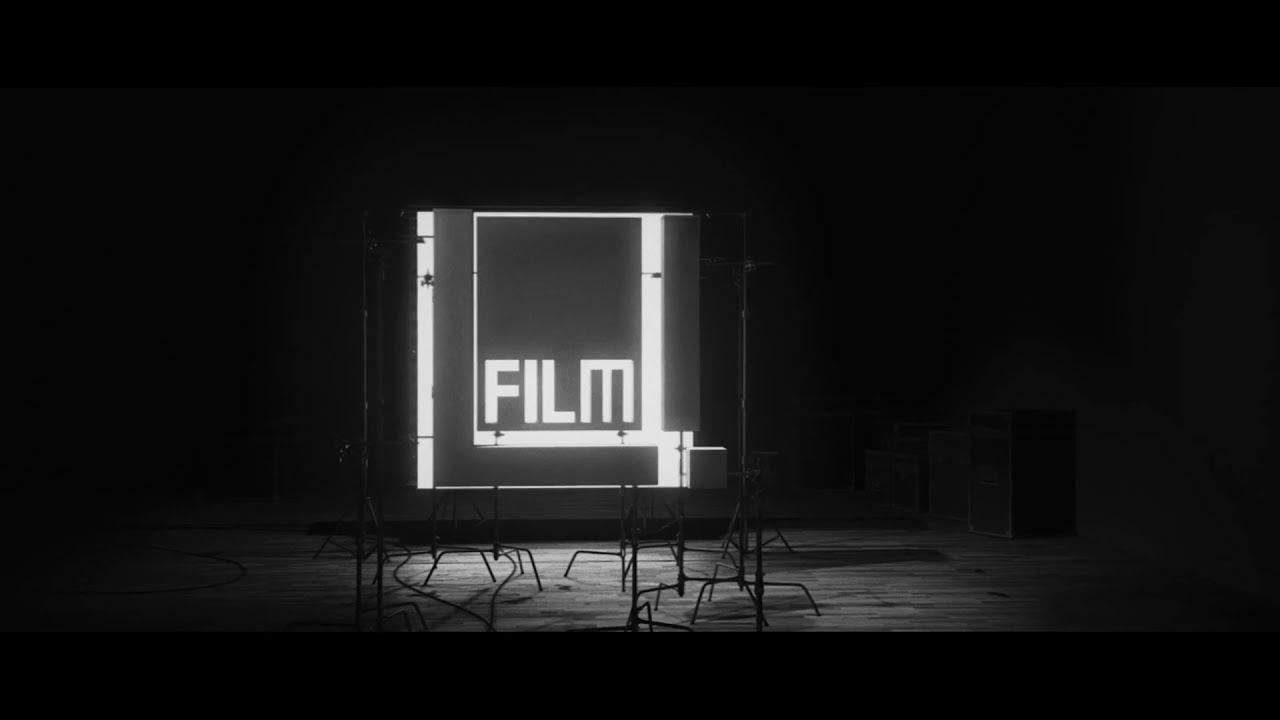 Cinedigm/Drafthouse Films/epilepsy warning/Film4/Rook Films (2014/2013)